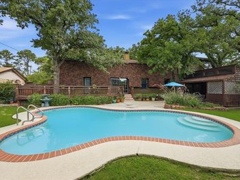846  Highland Village Road 