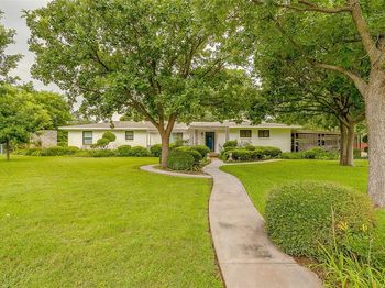 200  LAKERIDGE Road 