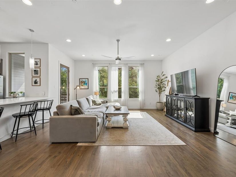 5734  Oram Street  102, Dallas Texas 75206