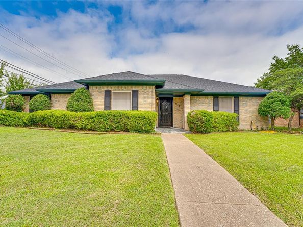 917  Meadowgate Drive , Garland Texas 75040