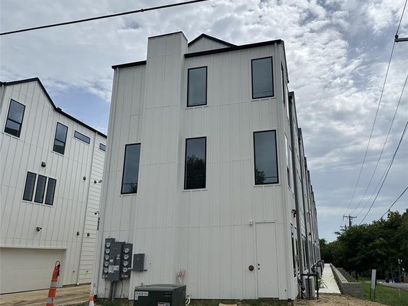 4635  Sylvester Street  101108, Dallas Texas 75219