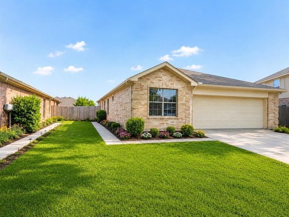 1249  Cottonwood Drive , Crowley Texas 76036