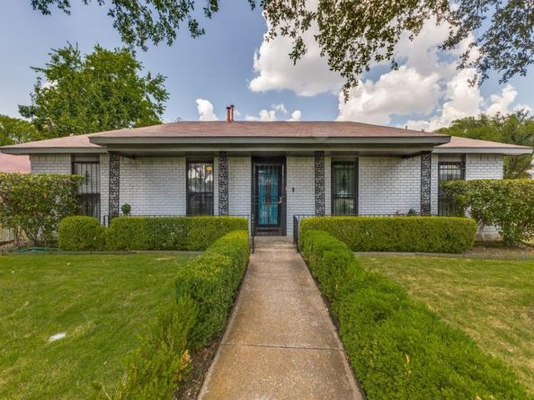 8633  Baumgarten Drive , Dallas Texas 75228