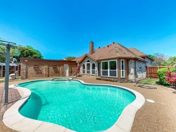 622  Meadowcrest Drive 