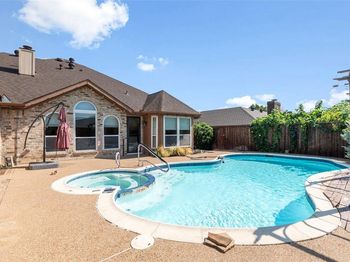 622  Meadowcrest Drive 