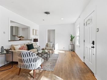 3804  Pershing Avenue 