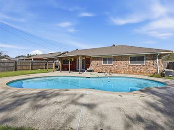 1516  Armstrong Drive 