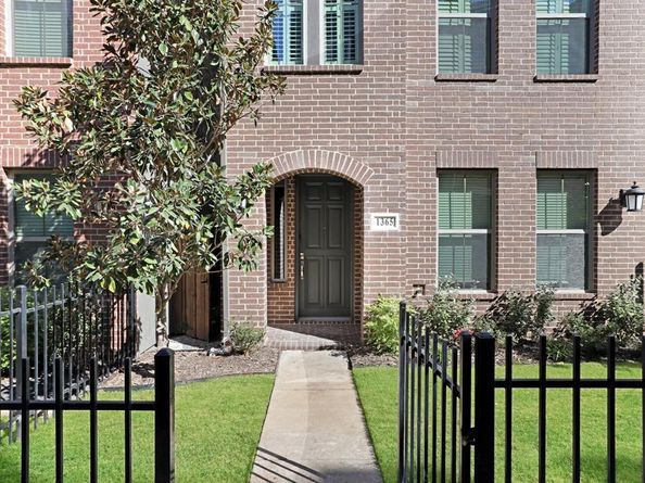 1365  Arch Place , Dallas Texas 75215