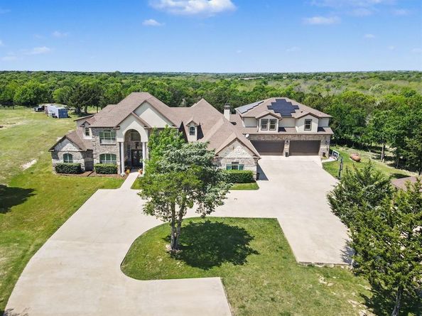 505 S Bluegrove Road , Lancaster Texas 75146