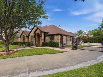 717  Saint Johns Drive 