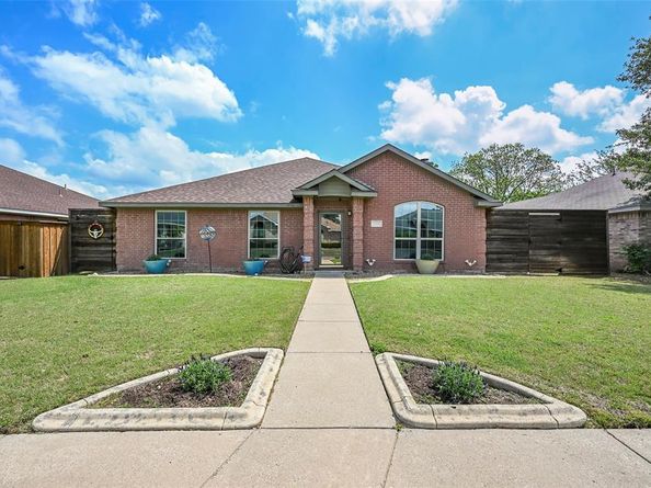 1224  Old Oak Drive , Cedar Hill Texas 75104