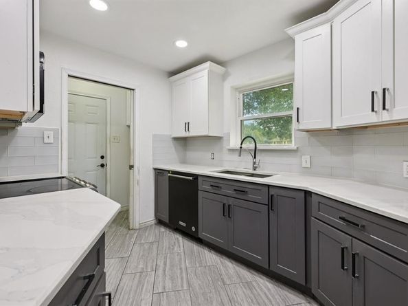 2417  Meadow Court , Bedford Texas 76021