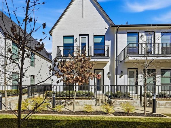 129  Garden Court E, Arlington Texas 76013