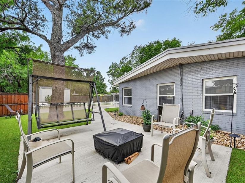 1603  William Brewster Street , Irving Texas 75061