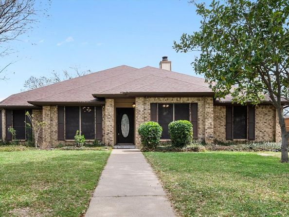 1014  Kingston Drive , Mansfield Texas 76063