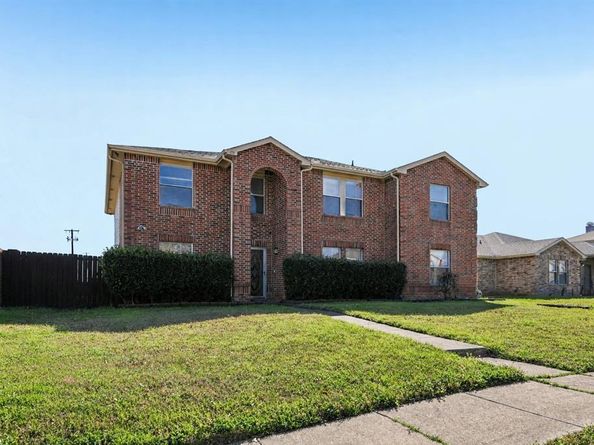 658  Bluechalk Drive , Cedar Hill Texas 75104