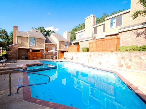 2121  Park Willow Lane  C, Arlington Texas 76011