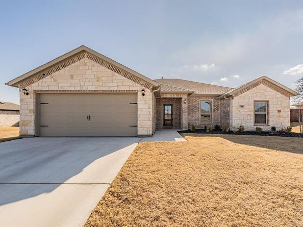 744  Stone Eagle Drive , Azle Texas 76020