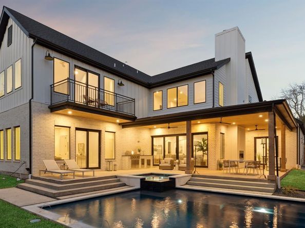 1811  Bermuda Street , Dallas Texas 75214