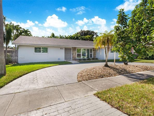 1920 NE 206th Ter, Miami FL 33179