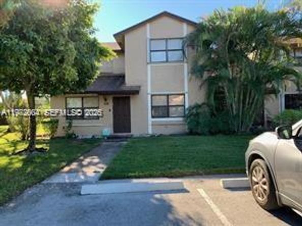 216 Lakeside Cir, Sunrise FL 33326