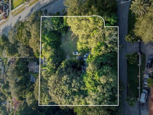 8200 Sunset Dr, Miami FL 33143