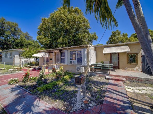 1877 SW 6th St, Miami FL 33135