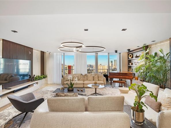 330 Sunny Isles Blvd 52403, Sunny Isles Beach FL 33160