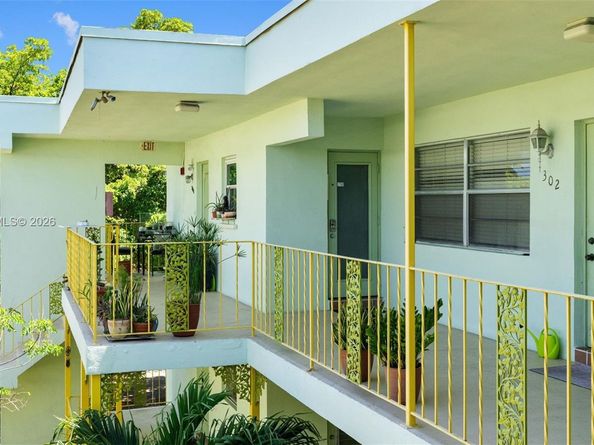 2031 Dewey St 302, Hollywood FL 33020