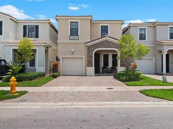 659 NE 191st St, Miami FL 33179