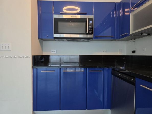 253 NE 2nd St 324, Miami FL 33132