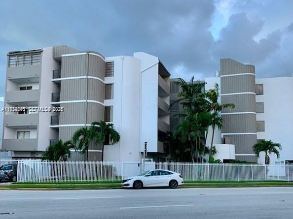 Undisclosed Address #A11950203, Miami Beach FL 33141