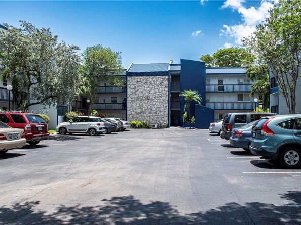 3090 Holiday Springs Blvd 305, Margate FL 33063