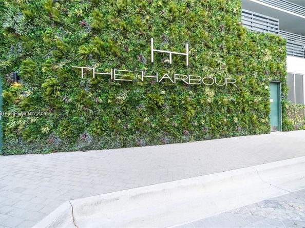 16385 Biscayne Blvd 1120, North Miami Beach FL 33160