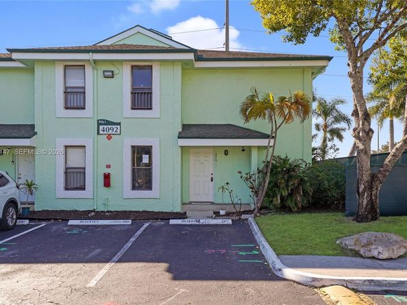 4092 N Pine Island Rd 206, Sunrise FL 33351