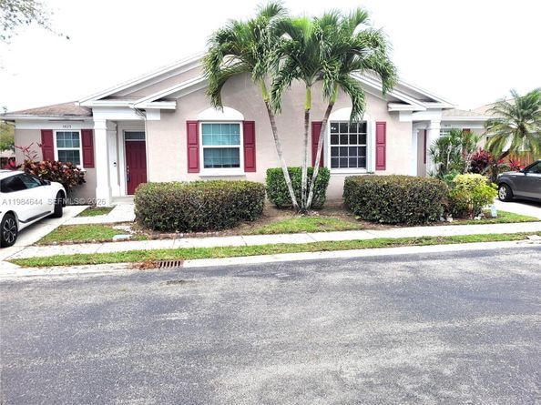 5823 Plum Harbor Cir, Tamarac FL 33321