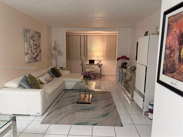 5033 NW 7th St 312, Miami FL 33126