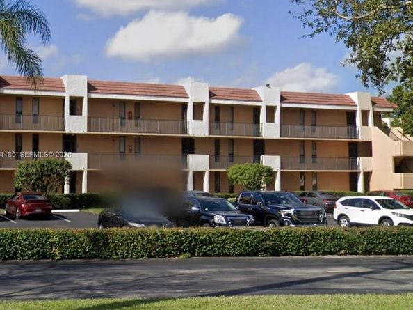 5920 Coral Lake Dr 208, Margate FL 33063