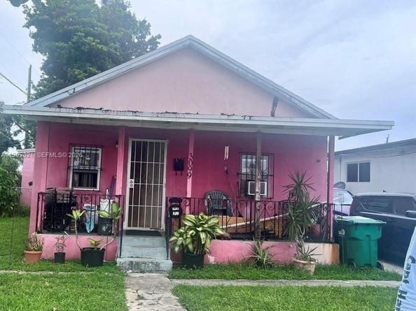 3099 NW 51st St, Miami FL 33142
