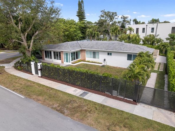 1001 NE 86th St, Miami FL 33138