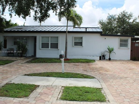 6810 Douglas St, Hollywood FL 33024