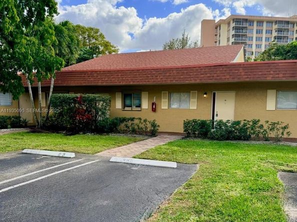 10722 La Placida Dr 9B3, Coral Springs FL 33065