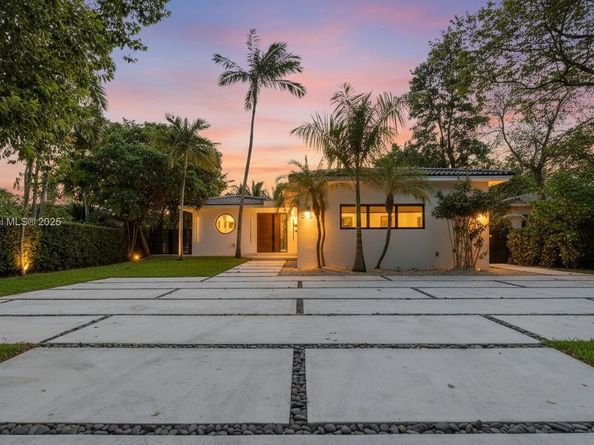 550 S Shore Dr, Miami Beach FL 33141