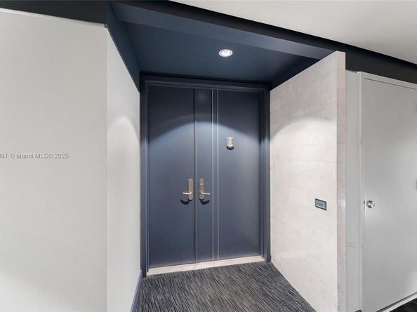 901 Brickell Key Blvd 2801, Miami FL 33131