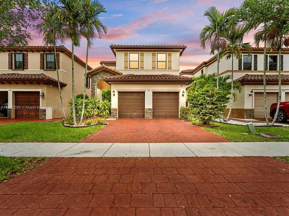 572 SE 34th Ter, Homestead FL 33033