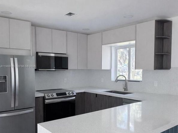 831 SW 39th Ave, Fort Lauderdale FL 33312