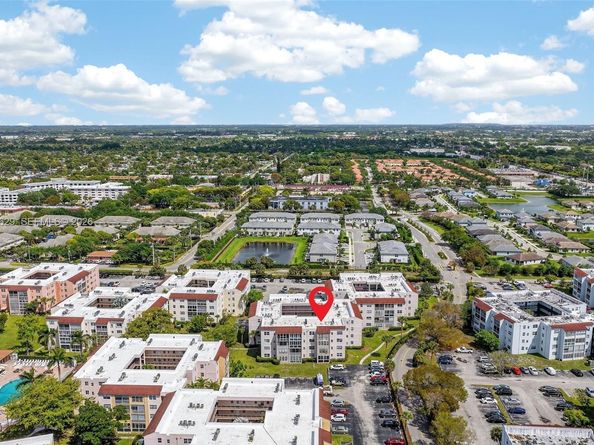 2821 Somerset Dr 302, Lauderdale Lakes FL 33311