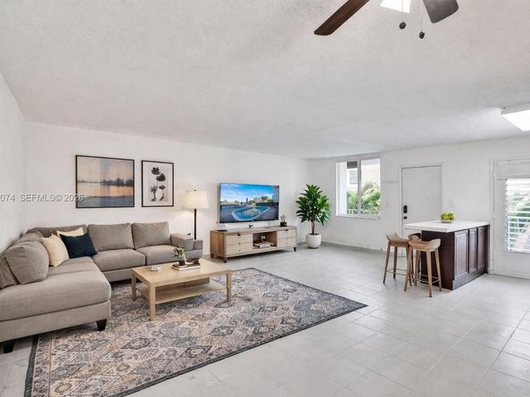 7133 Bay Dr 305, Miami Beach FL 33141