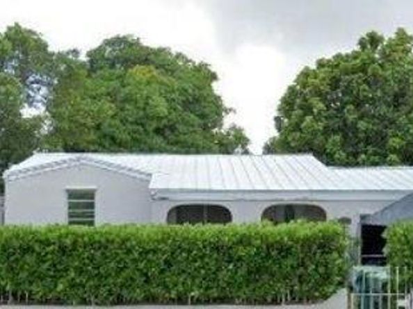 700 SW 44th Pl, Miami FL 33134