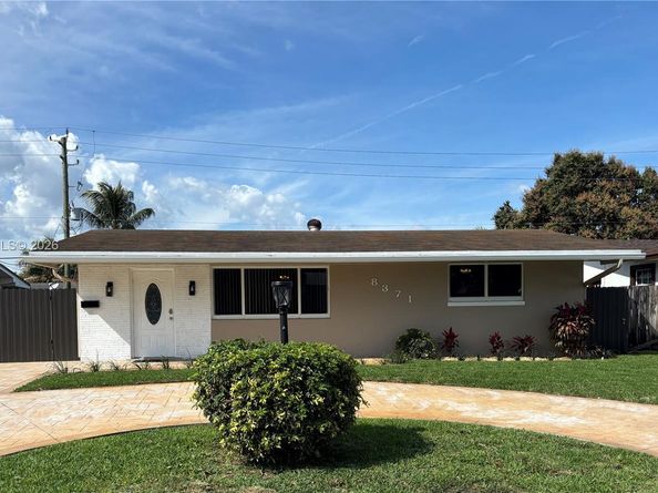 8371 NW 15th Ct, Pembroke Pines FL 33024